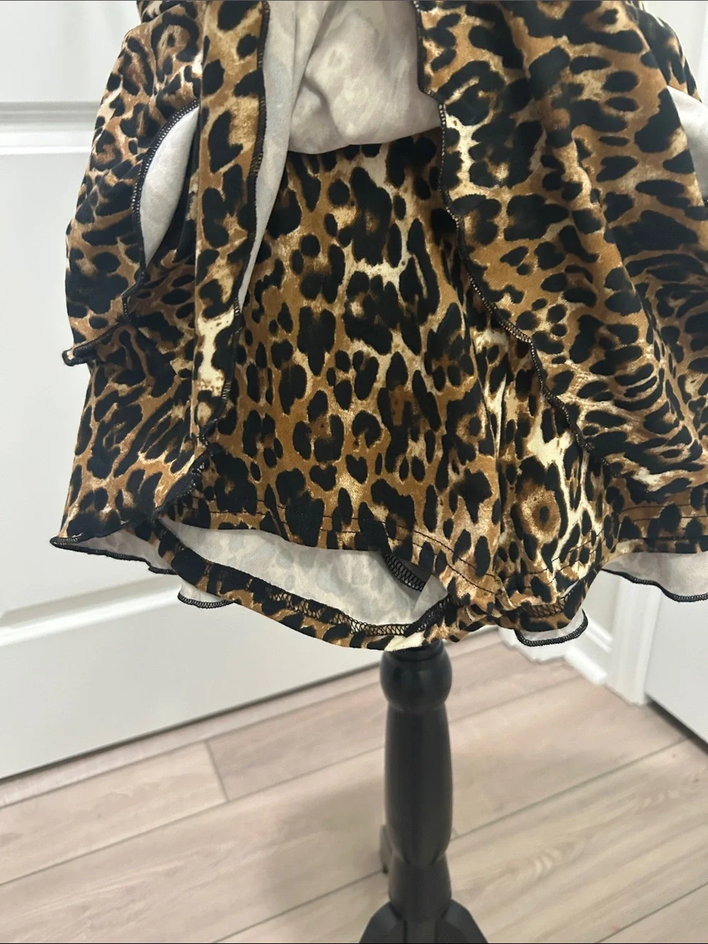 Leopard Print Tiered Ruffle Women’s Skort Size XS